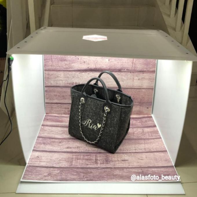 

BARANG BARU Box Studio Mini LED , Ukuran A2 ( 44 x 30 x 24 )