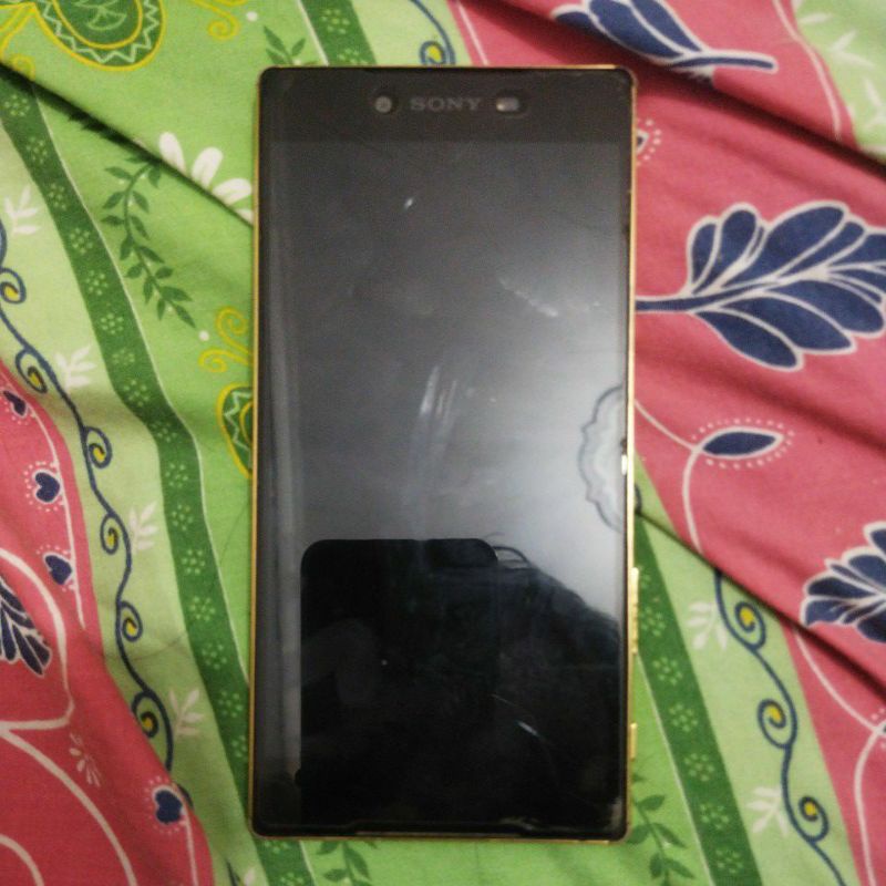 LCD frame Sony Z5 Premium minus dikit