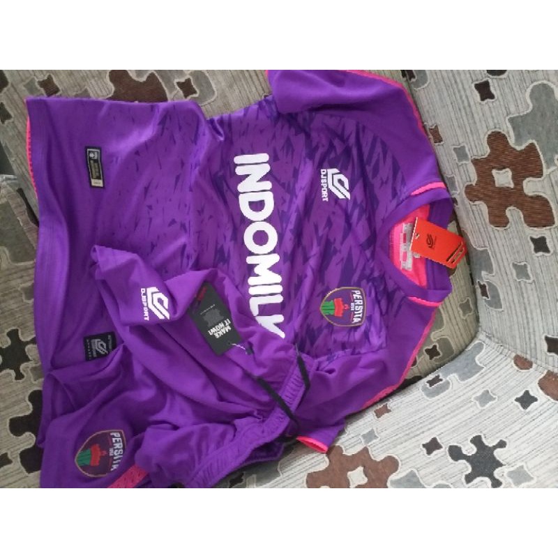persita home piala menpora 2021. jersey size S (66/67×45/46) celana size S. kondisi baru semua......