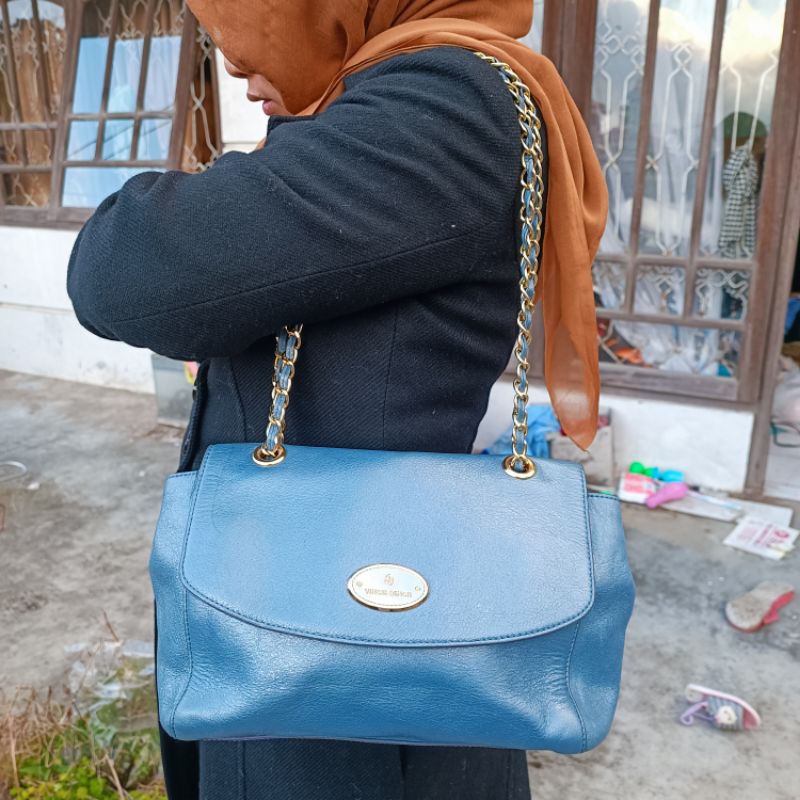sling shoulder bag vincis bench