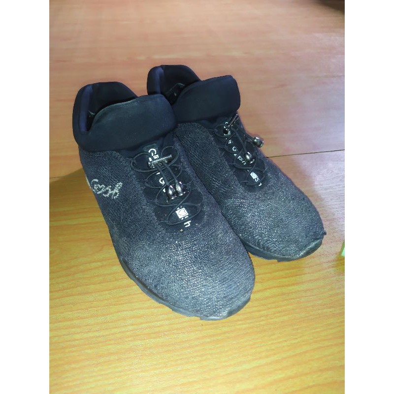 preloved sepatu gosh