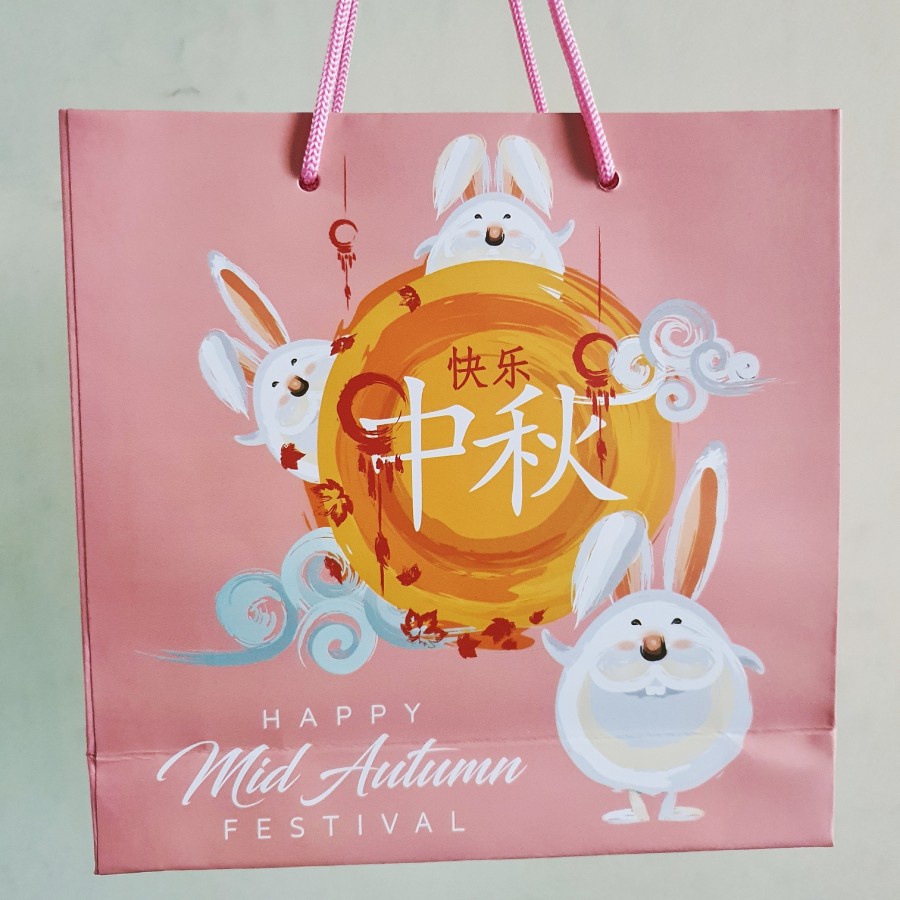 

5 Pcs Paperbag Kardus Kotak Mooncake 100 Gram Sekat 4 Tas Jinjing Kemasan Hampers Packaging Ukuran 22 x 22 x 7 cm
