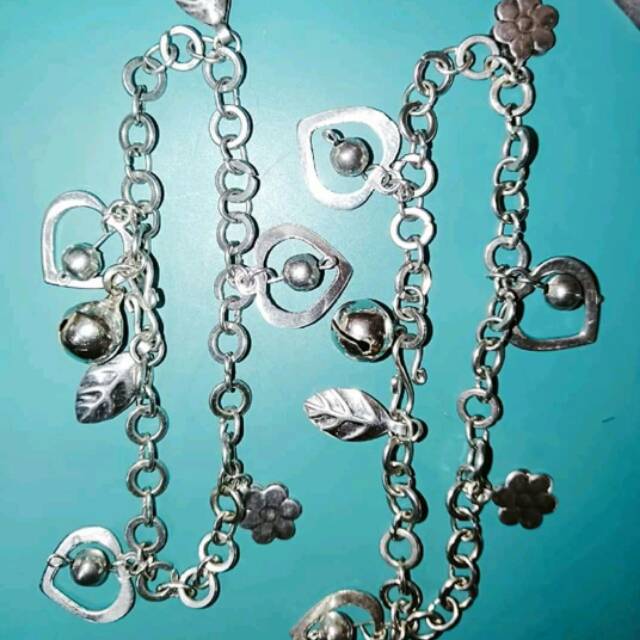 Gelang kaki bayi unik