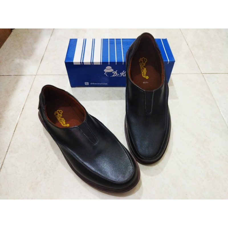 Sepatu Pria Dr. Kevin size 39 41