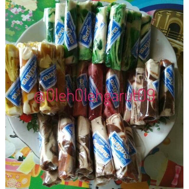 

PAKET 2 KG Dodol Garut (dodol ketan dan atau dodol buah)