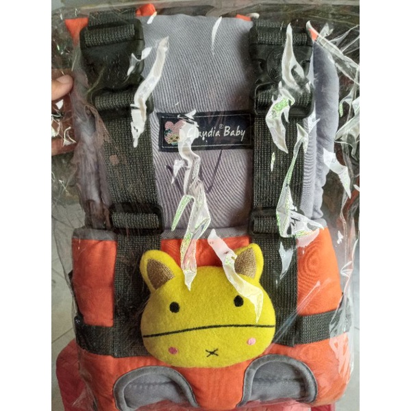 GENDONGAN DEPAN CLAUDIA BABY