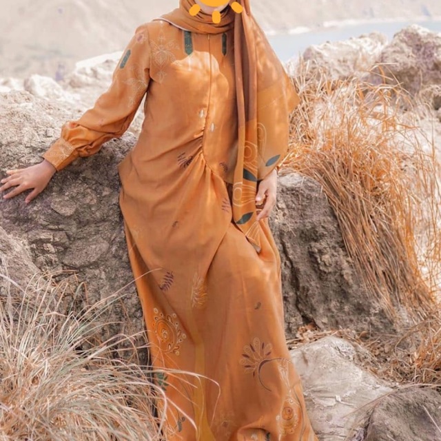 Gamis AMBER Rindoe size M kain satin halus granada silk