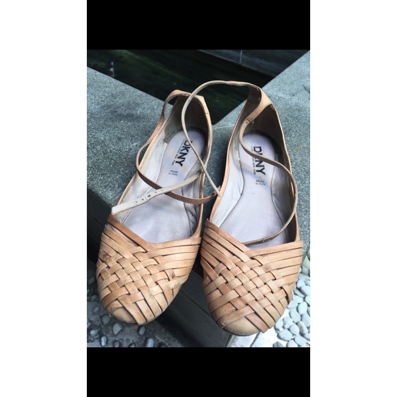 dkny flat shoes leather preloved size 39-40 fit