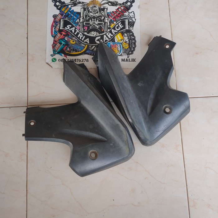 sambungan sayap bawah depan revo absolute 110 original copotan