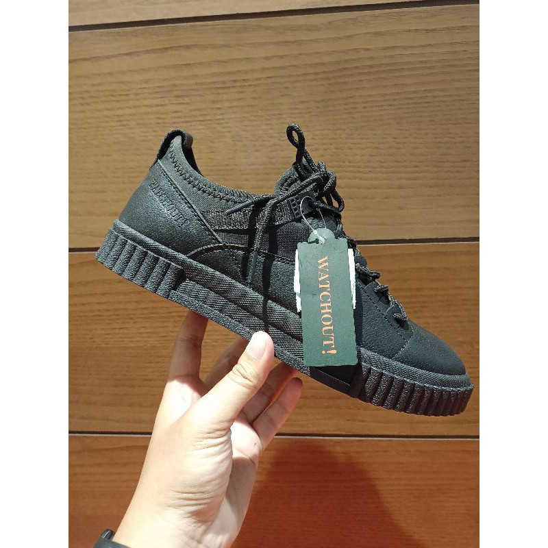 Sepatu watchout shoes