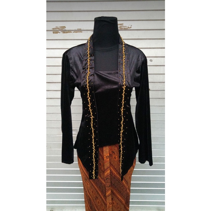 Kebaya bludru kutubaru/Kebaya bludru Payet mutiara/Kebaya kutubaru Payet mutiara/Kebaya kutubaru hit