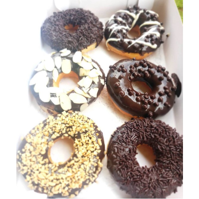 

Donat topping classic meses, keju, kacang (palembang)