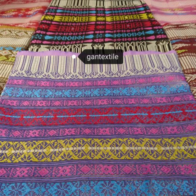 Songket Palembang sarung dan selendang