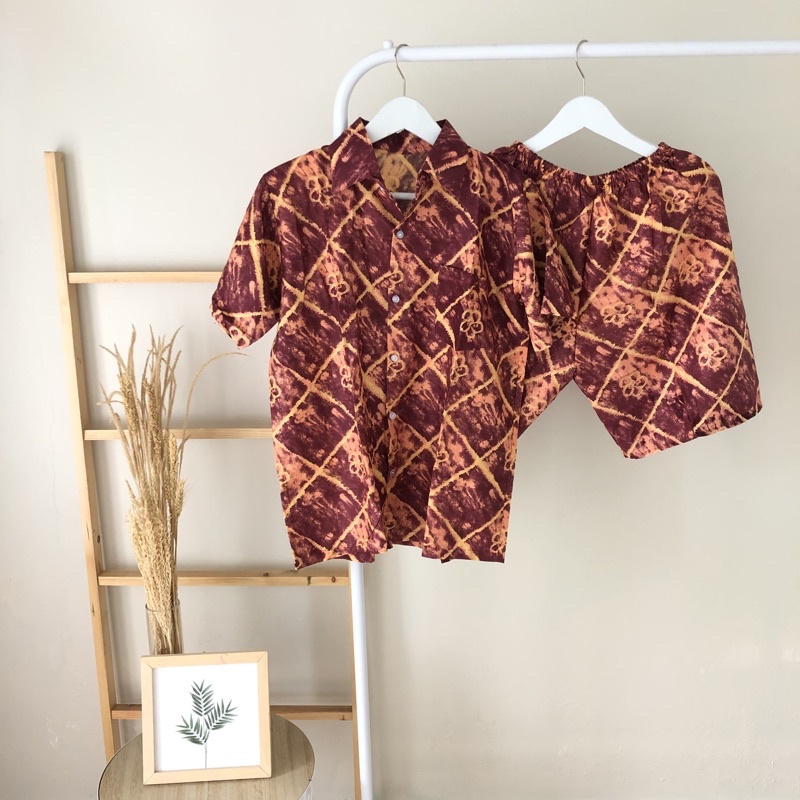 hirafa - One Set Setelan Atas Bawah Full Kancing / Baju Santai Tie Dye / Baju Wanita Pria-Persegi - Maroon