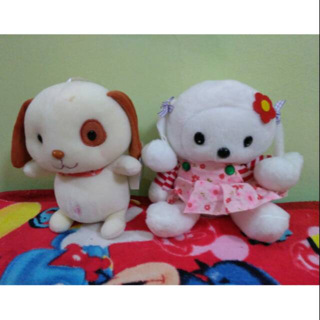 Boneka anjing mata coklat