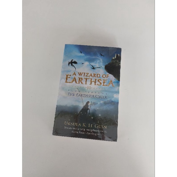 A Wizard Of Earthsea (The Earthsea Cycle) - Preloved