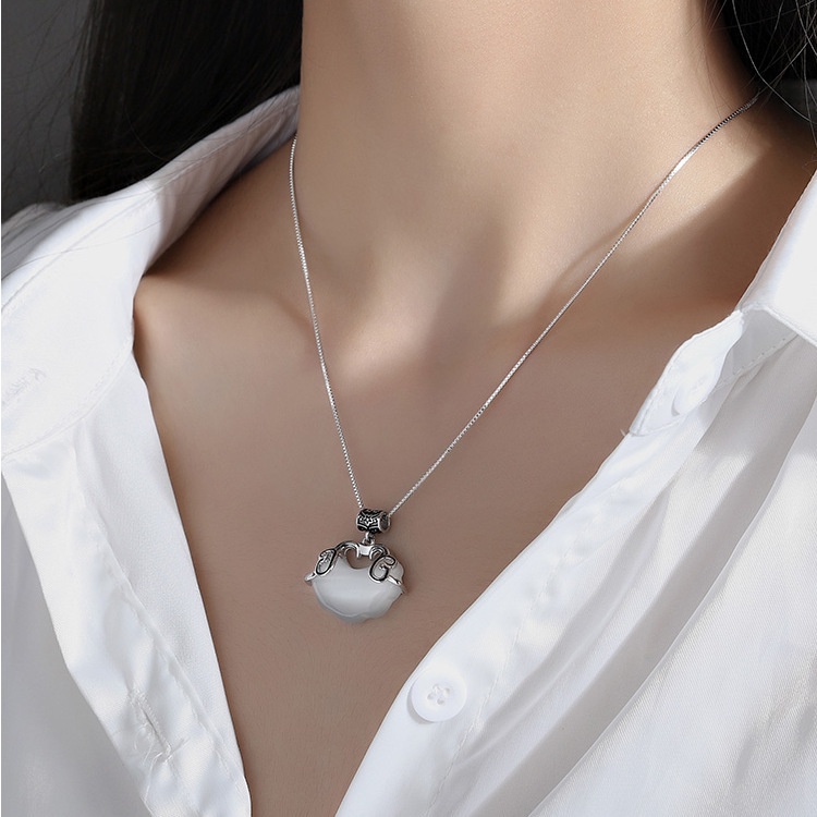 Kalung Rantai Klavikula Bahan Sterling Silver S925 Hias Liontin Giok Opal Untuk Wanita