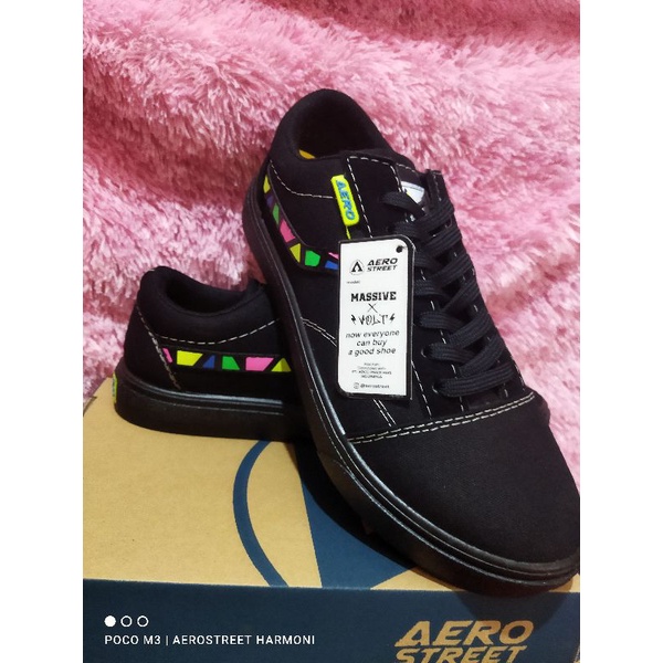 aerostreet volt hitam