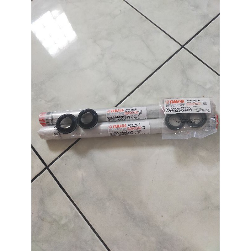 As shock depan Jupiter MX lama,harga 1 set +2 seal +2ttup abu