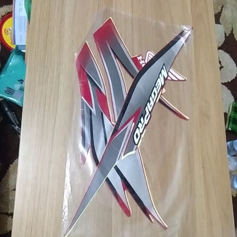 striping sticker megapro primus 2007 body merah