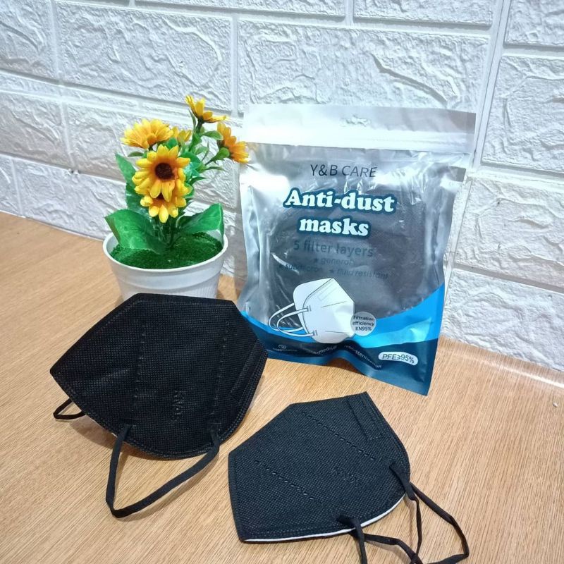 Masker KN95 warna Hitam
