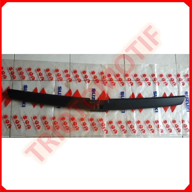 LIST GRILLE GARNISH GRILLE BUMPER DEPAN ATAS (WARNA HITAM ) SUZUKI APV ARENA GL ORIGINAL SGP