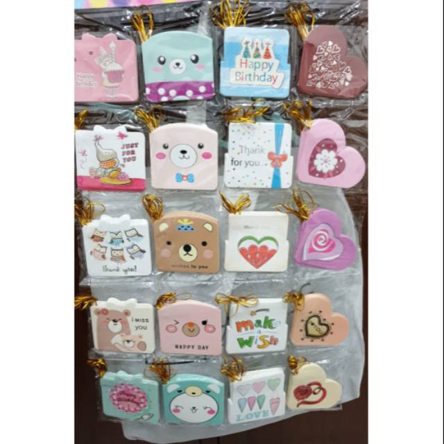 

Kertas kado + Kartu Ucapan Ulang Tahun