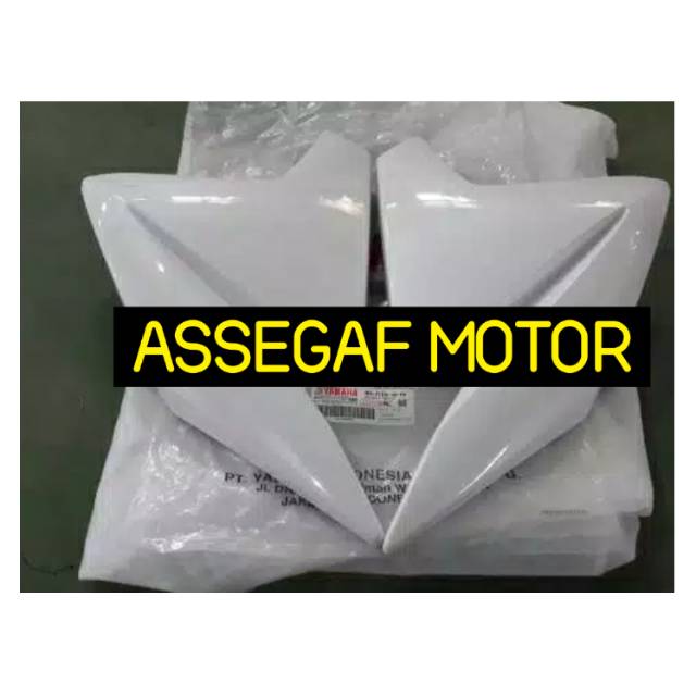 SAYAP TANGKI YAMAHA VIXION NEW 1PA NVL PUTIH KANAN KIRI ORIGINAL