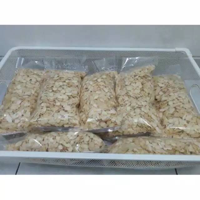 

Kacang Almond 1kg