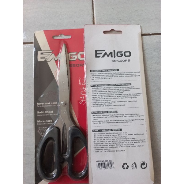 

Gunting merk EMIGO Besar(20cm)
