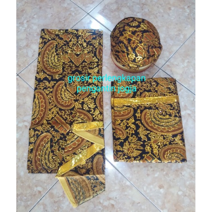 Paket Sembong,Jarik Lembaran plus Blangkon Prodo