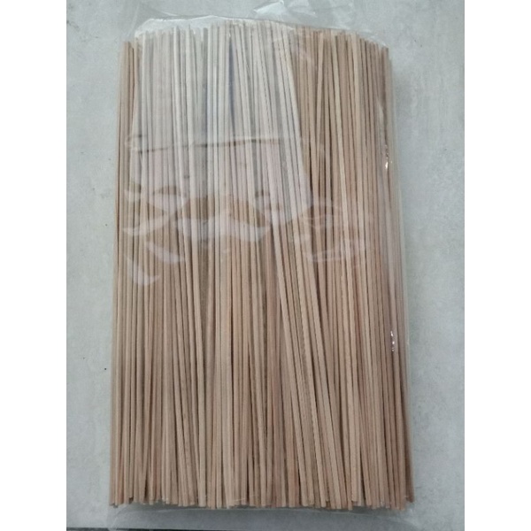 

Tusuk Sempol Bambu Bulat 1KG Harga Terjangkau Isi Kurleb 575 pcs - Deameter Standrat dan Kokoh