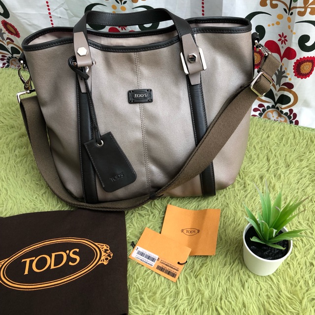 Preloved authentic tods bag
