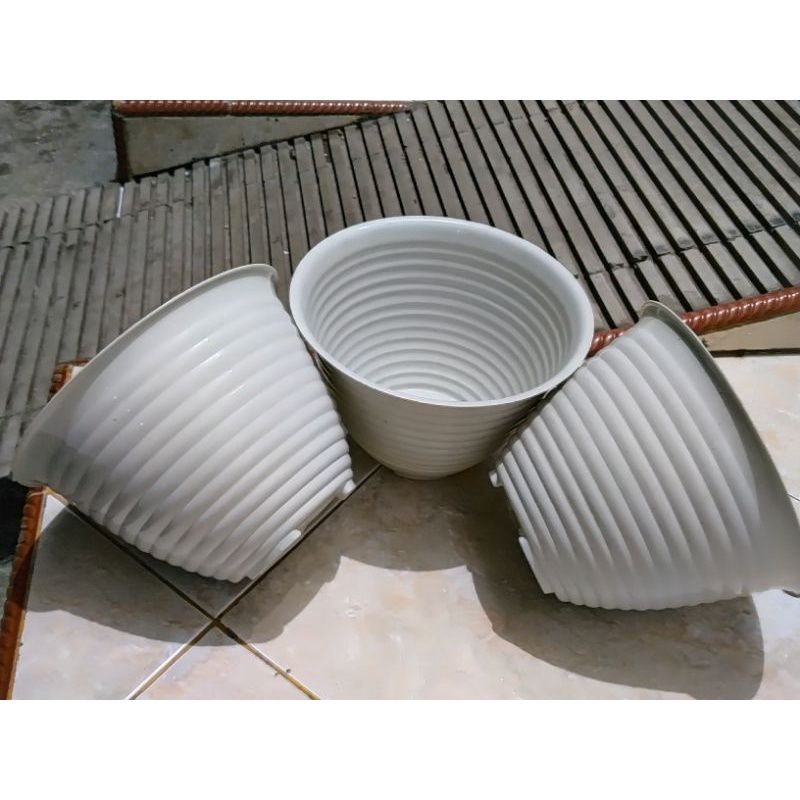 pot tawon ukuran 25(besar)& 30(besar)/pot bunga/pot kembang