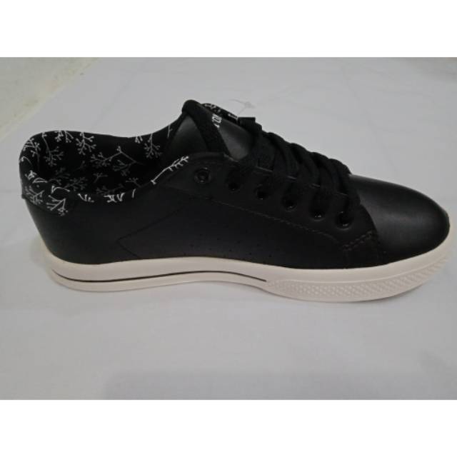 Sepatu Tomkins Sorority Wanita