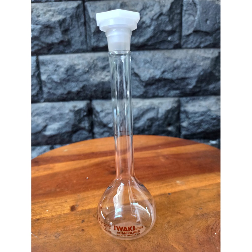 Jual Iwaki Volumetric flask with plastic stopper 50 ml Indonesia|Shopee ...