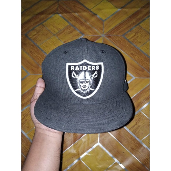 Topi New Era Raider