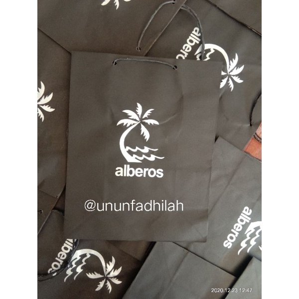 paper bag hitam sablon (minimal 100)