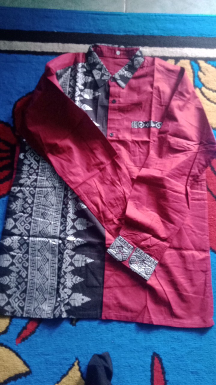 Baju Batik Pria Lengan Panjang Kombinasi Polos Warna Merah Marun