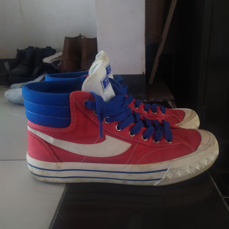 Compass Retrograde Retailer Hi