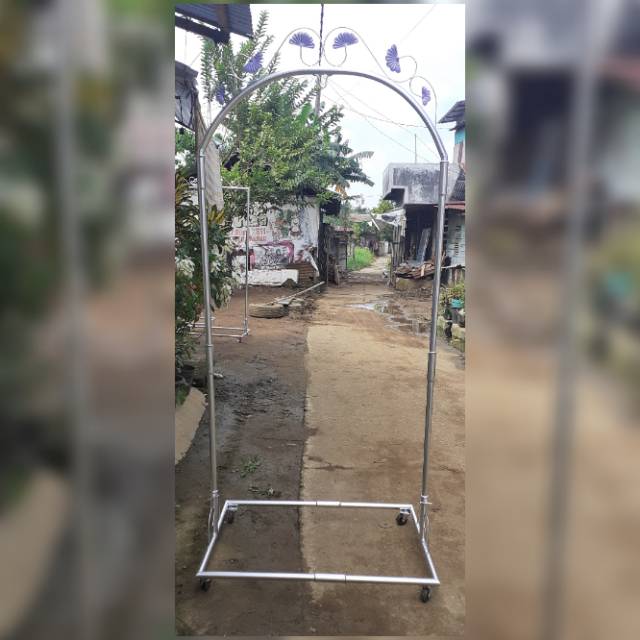 Tiang ayunan bayi bongkar pasang