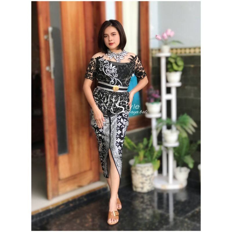 Kebaya bali tilestik motif Geisha