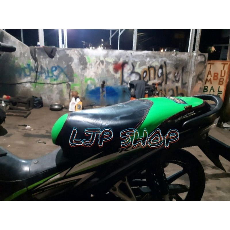 KULIT JOK BIKER GLOSSY UKURAN STANDAR UNIVERSAL SEMUA MOTOR