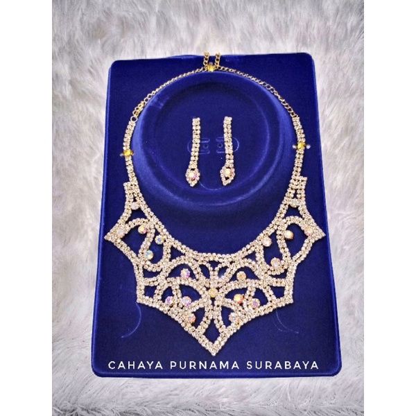 Holozo: Lebih dari Sekadar Kalung, Sebuah Pernyataan Gaya