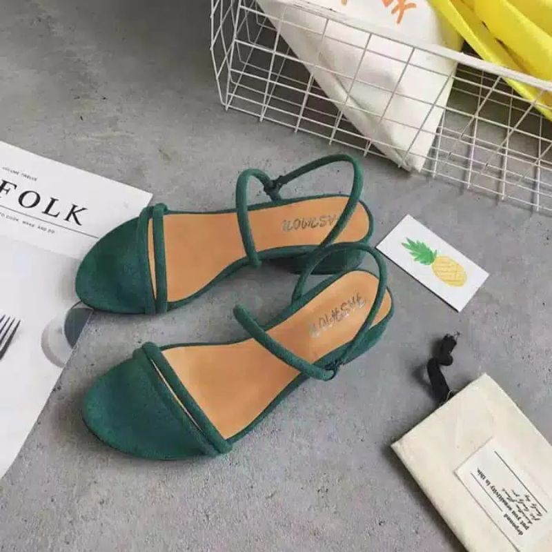 sandal hak tahu wanita pendek 3cm santai