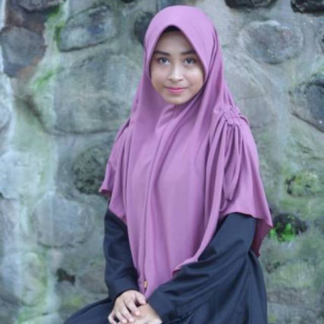 jilbab serut pundak jumbo cantik khimar bergo bahan kaos kerudung serut  SAMPING