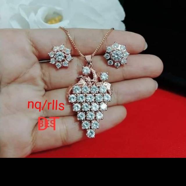 Replika berlian micro diamond,persis Seperti aslinya, awet,tahan lama kaling,anting