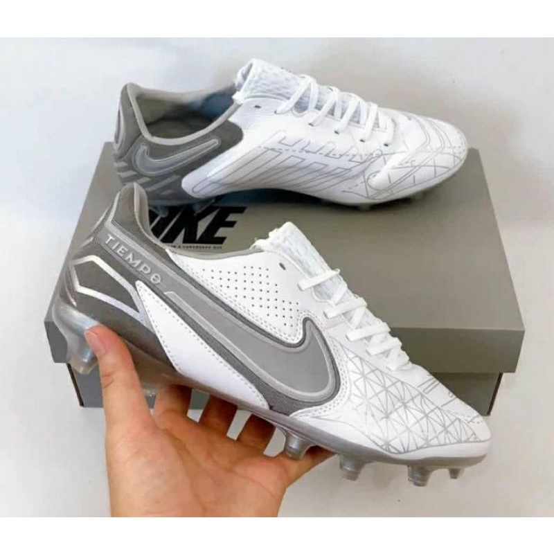 Sepatu Bola Nike Tiempo terbaru Terlaris