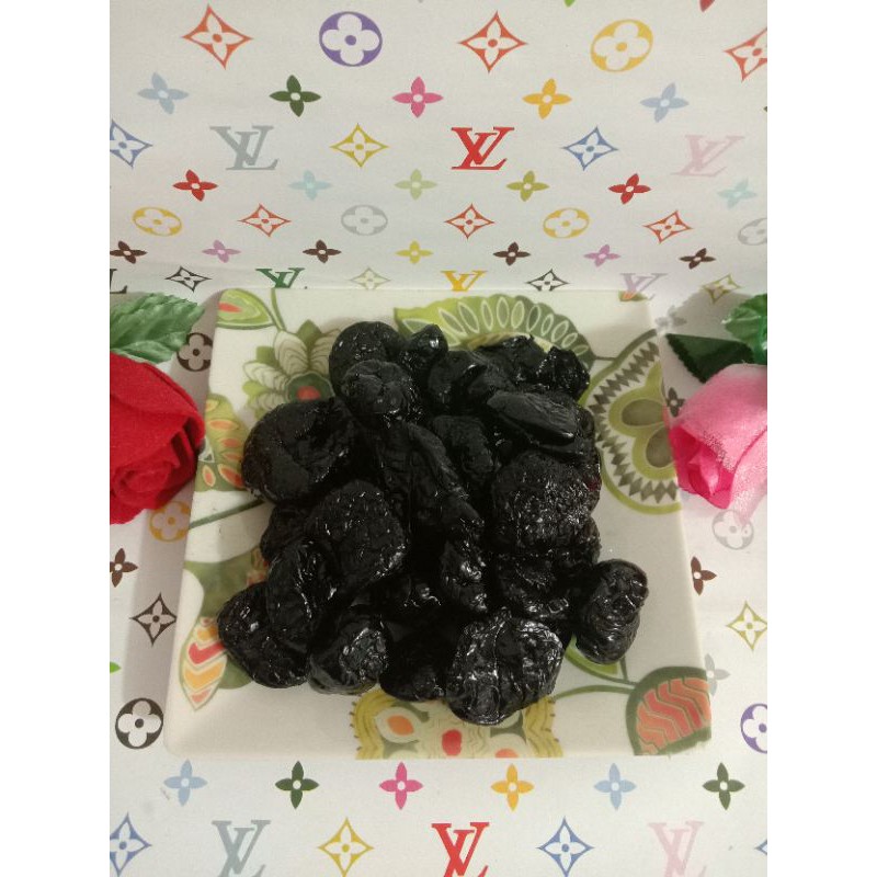 

plum hitam basah 250gr