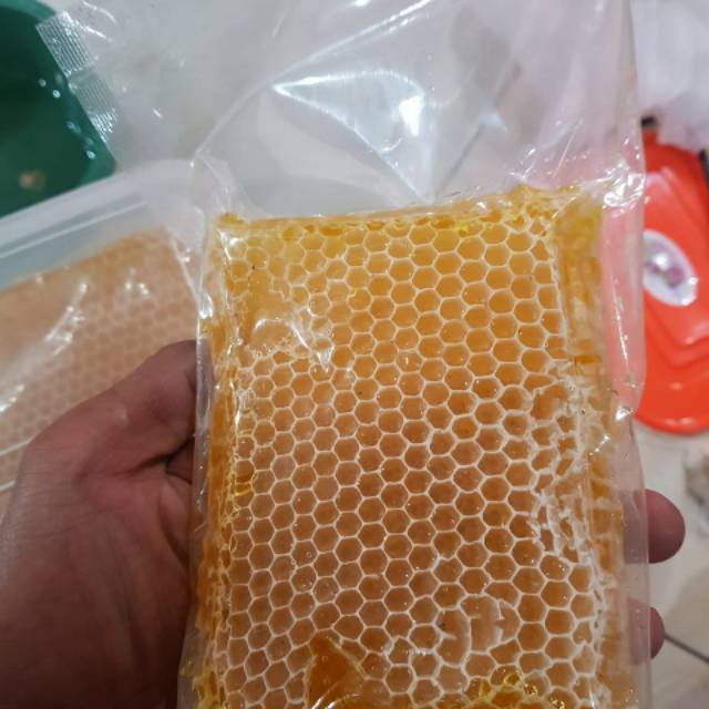 

Madu sarang kemasan box netto 500 gram